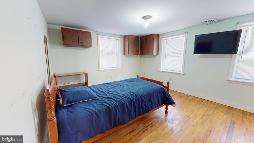 1504 RIDGE ROAD