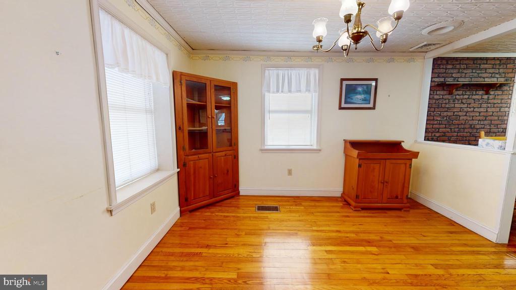 1504 RIDGE ROAD