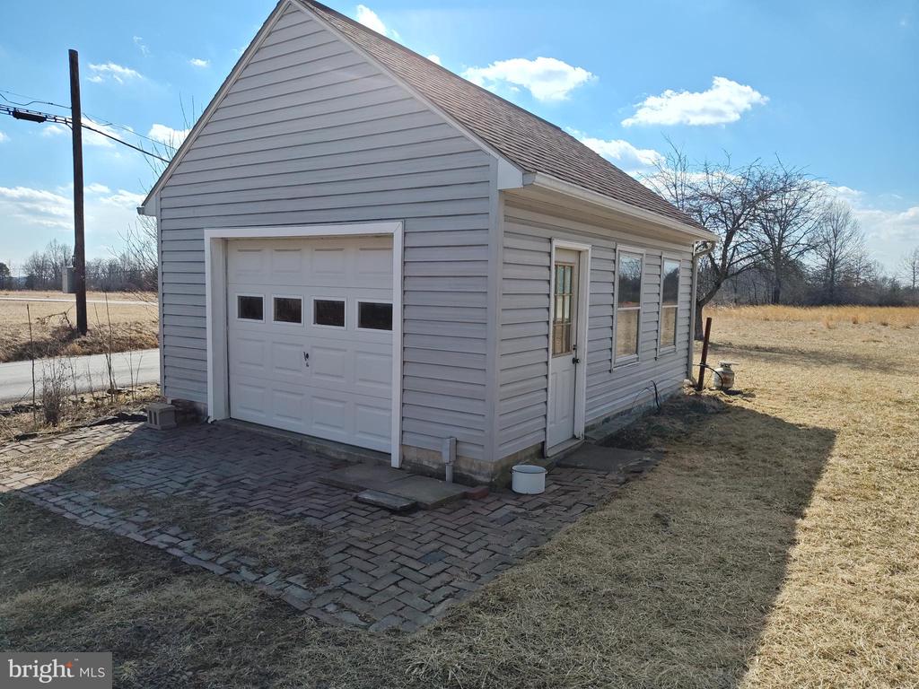 1504 RIDGE ROAD