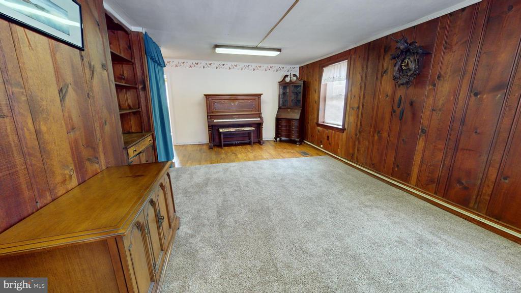 1504 RIDGE ROAD