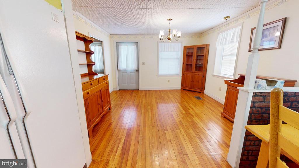 1504 RIDGE ROAD