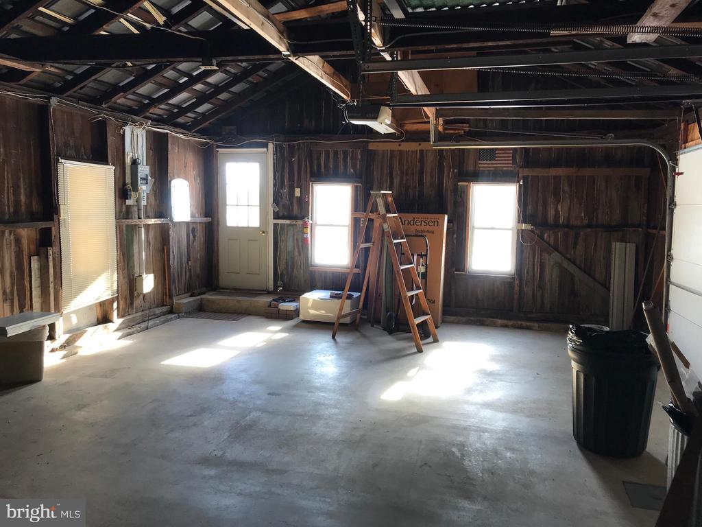 1504 RIDGE ROAD
