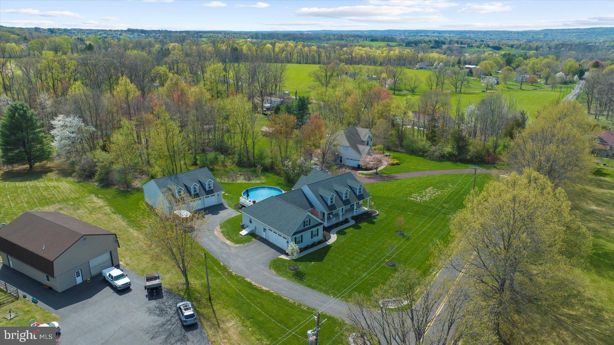 1009 E CREAMERY ROAD