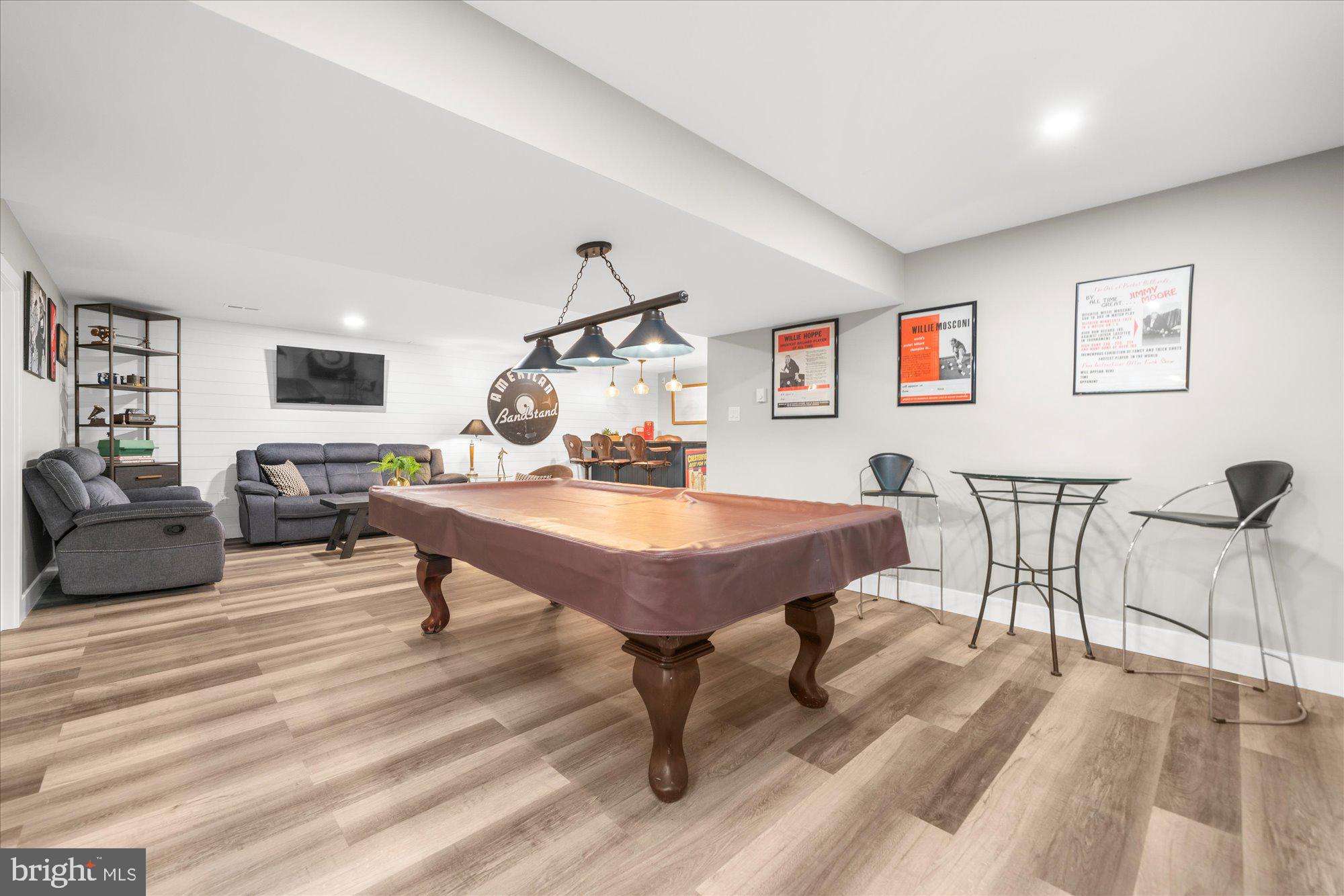 1009 E CREAMERY ROAD