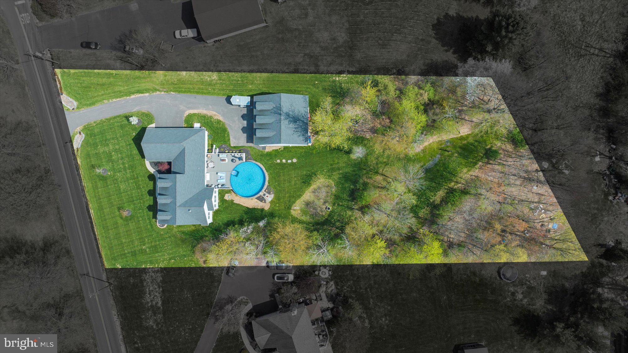 1009 E CREAMERY ROAD