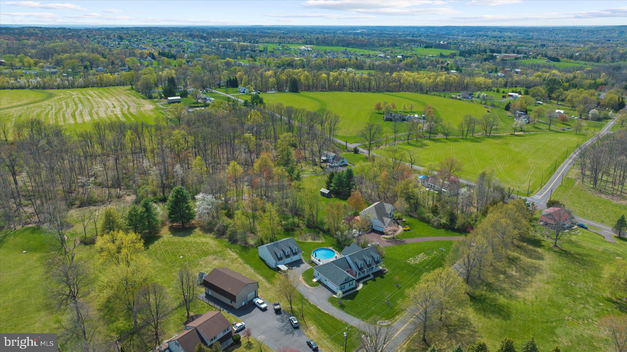 1009 E CREAMERY ROAD