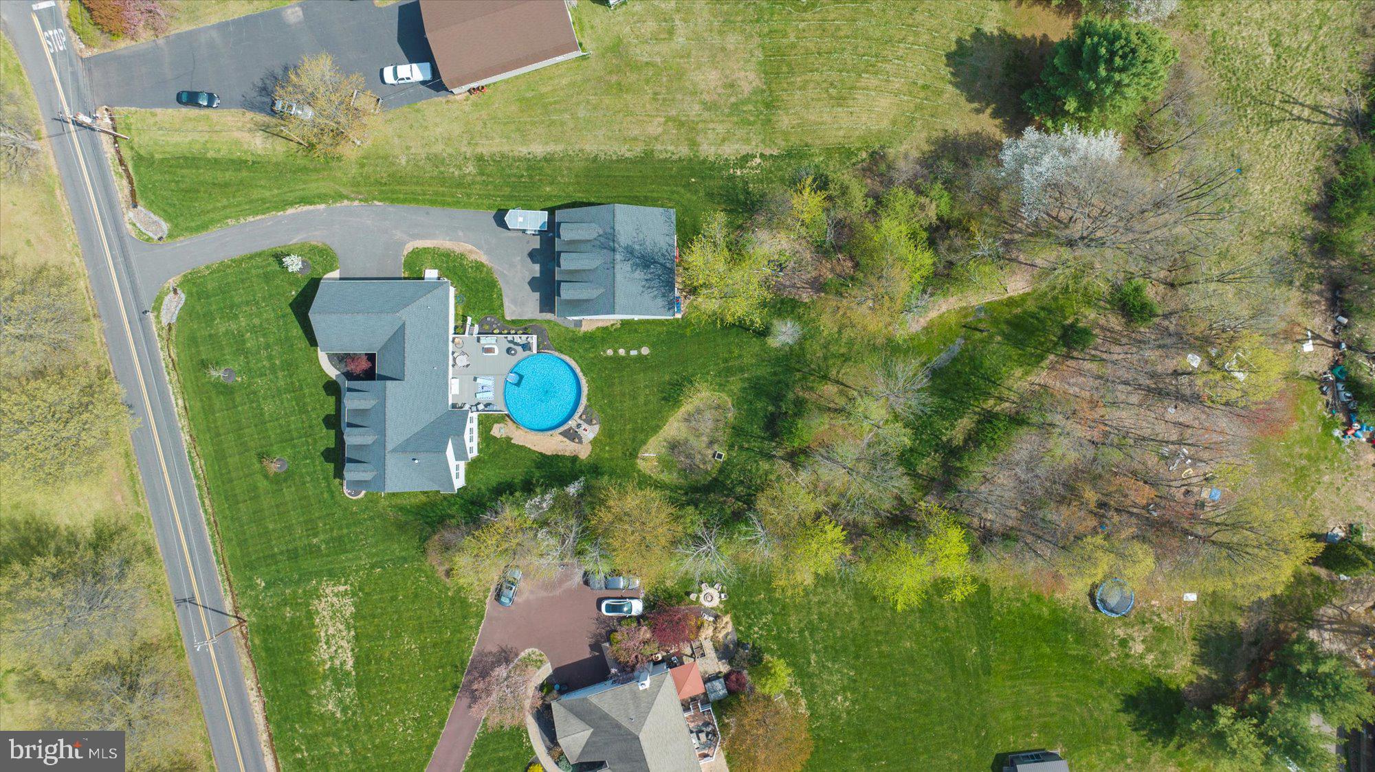 1009 E CREAMERY ROAD