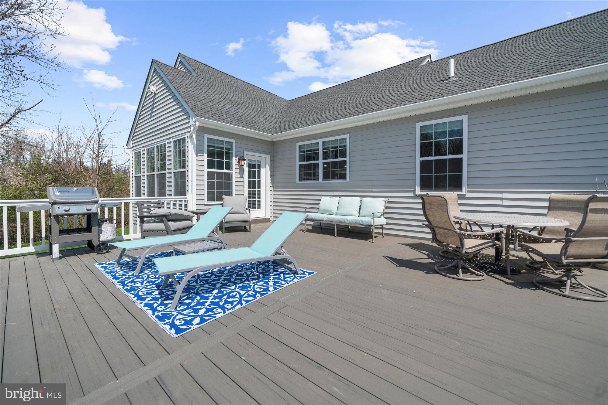 1009 E CREAMERY ROAD