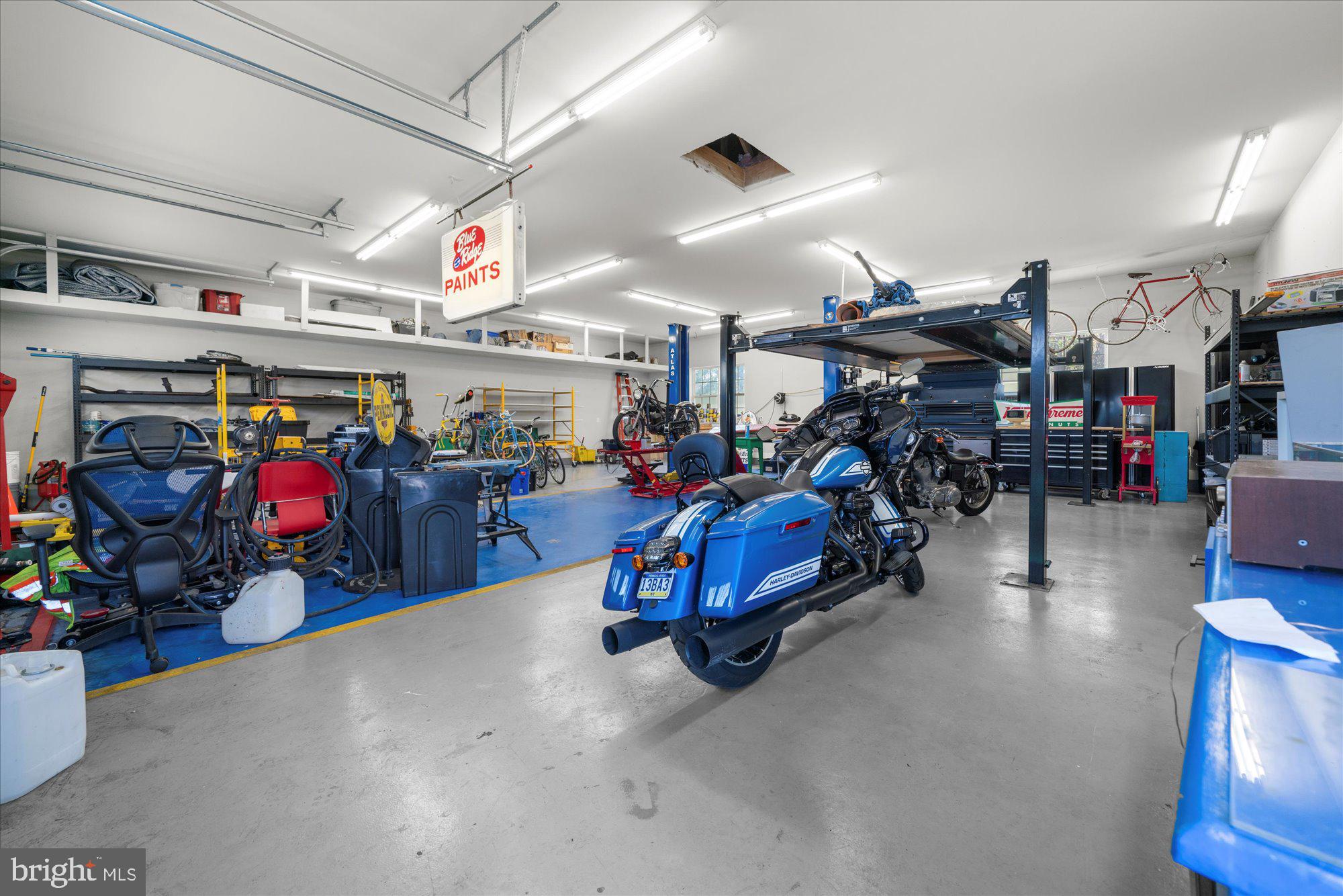 1009 E CREAMERY ROAD