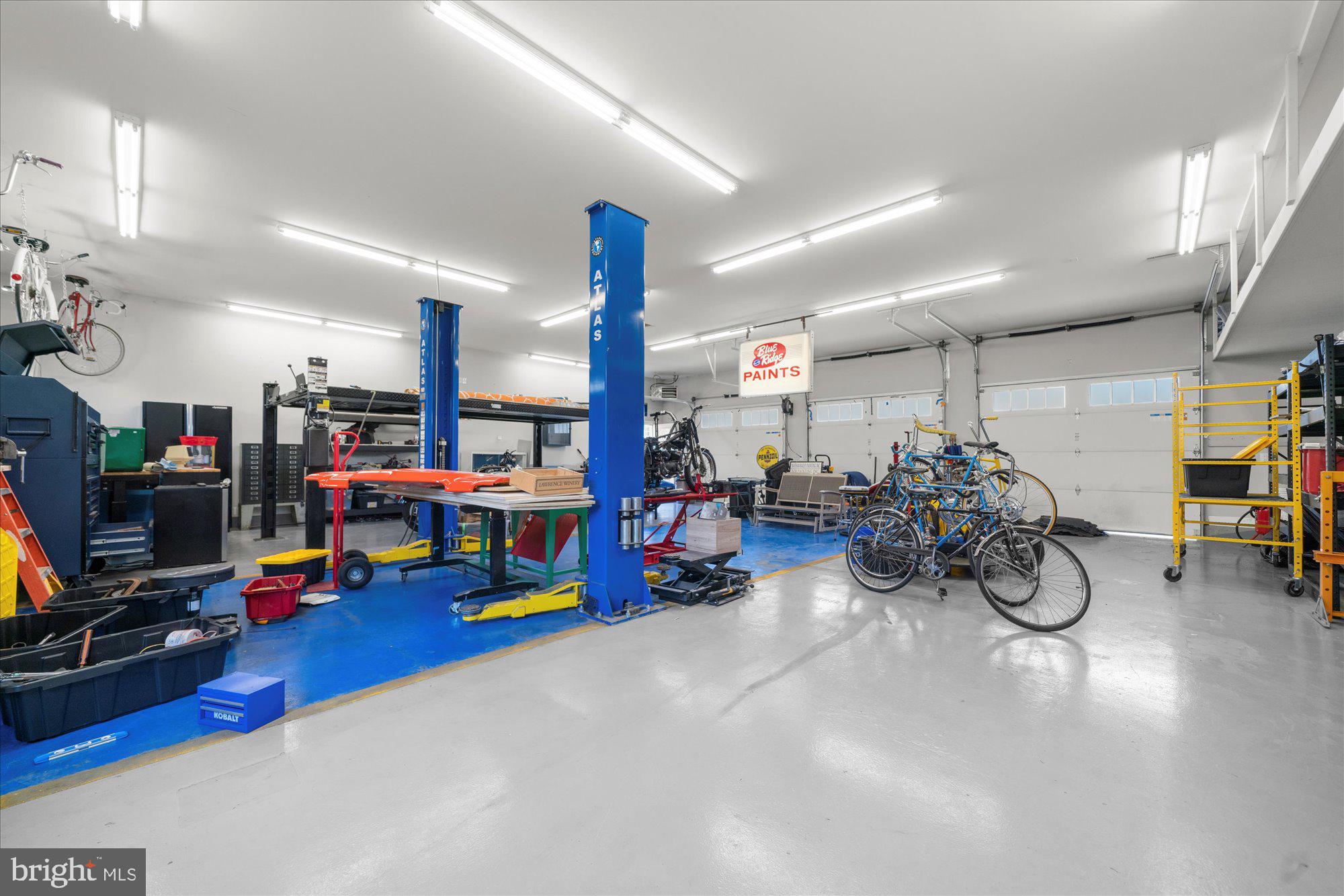 1009 E CREAMERY ROAD