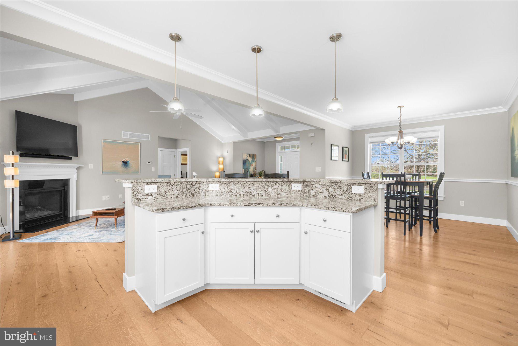 1009 E CREAMERY ROAD