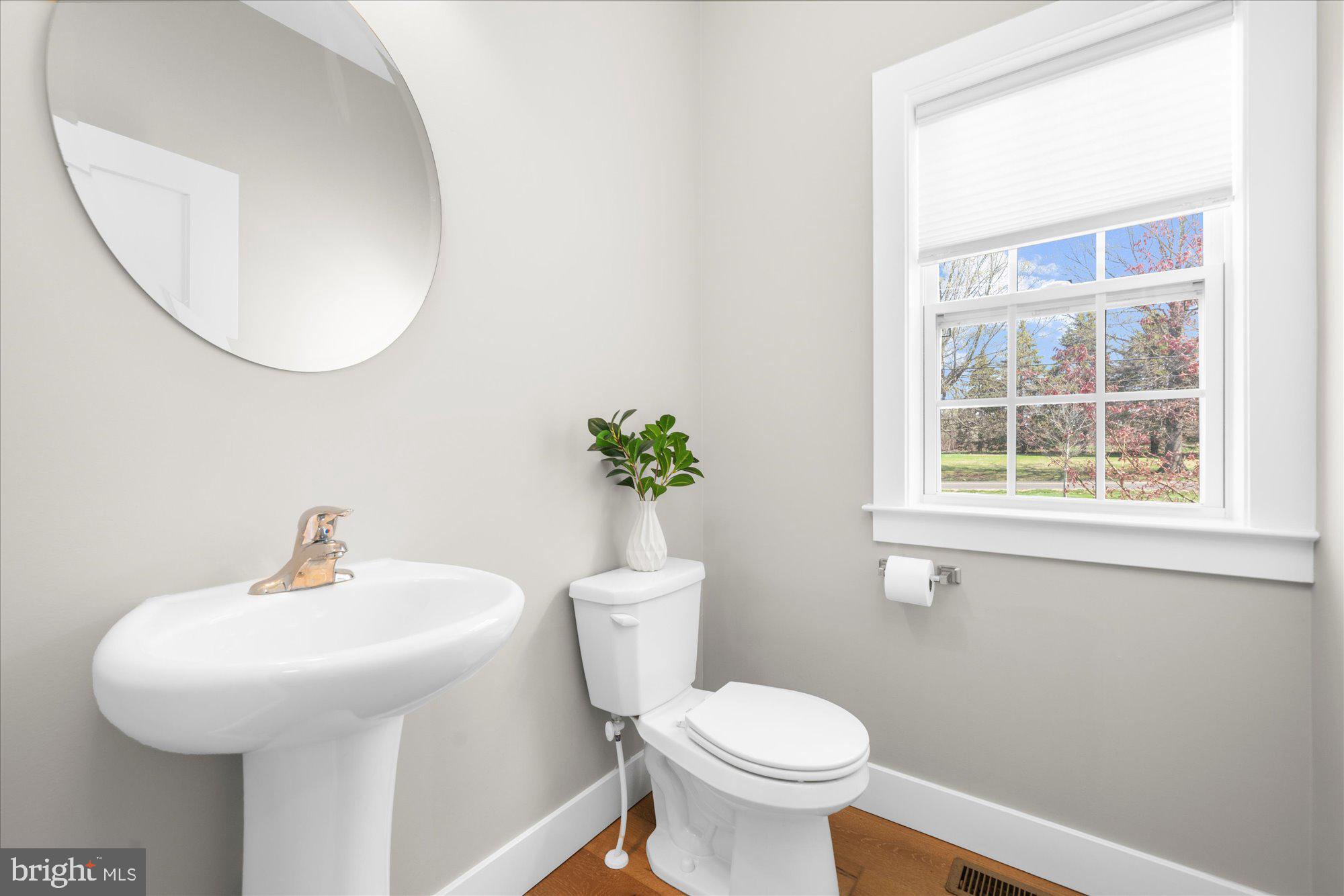 1009 E CREAMERY ROAD