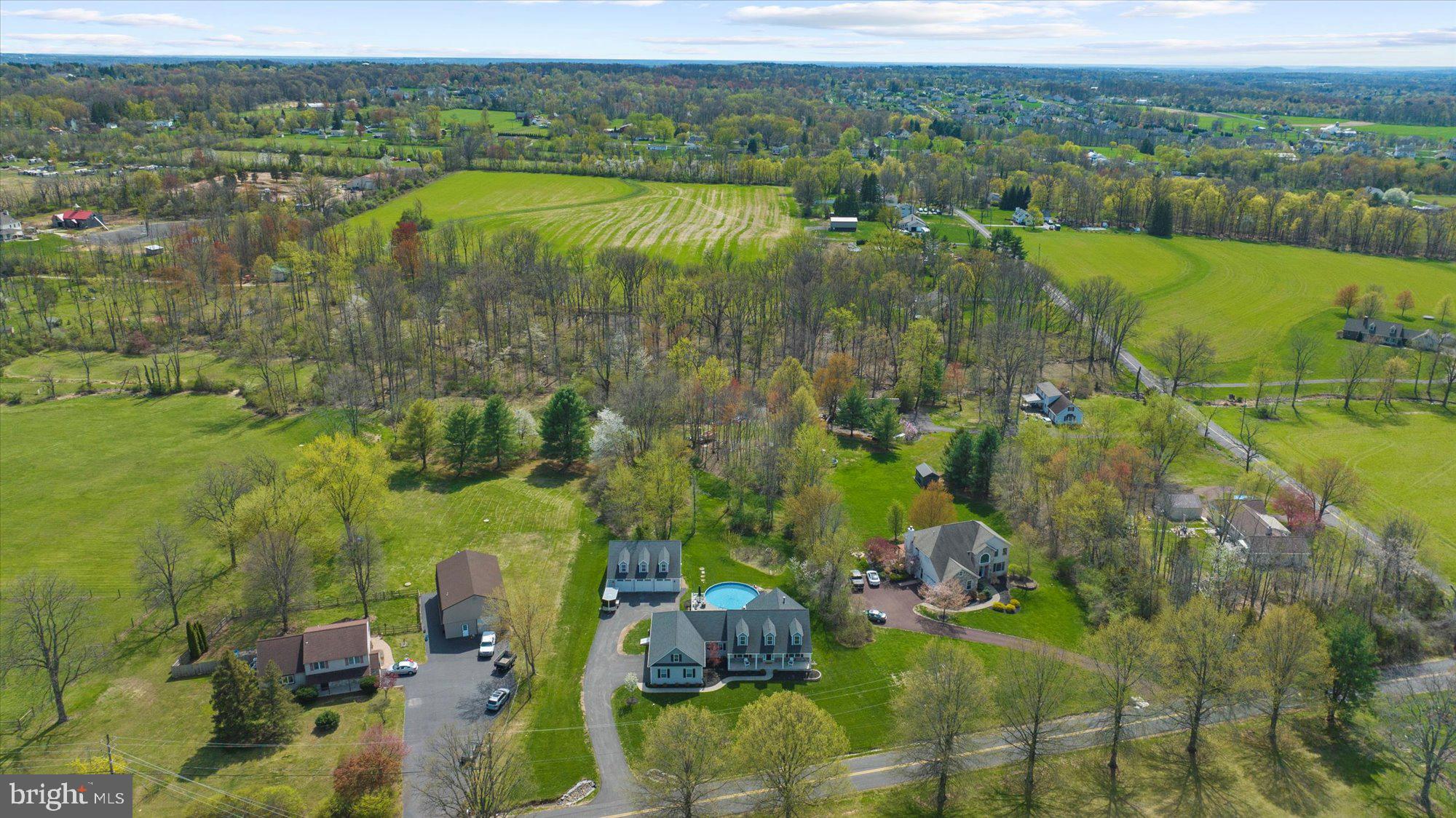 1009 E CREAMERY ROAD