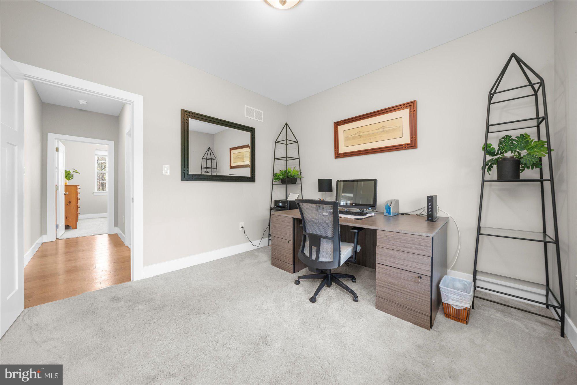 1009 E CREAMERY ROAD