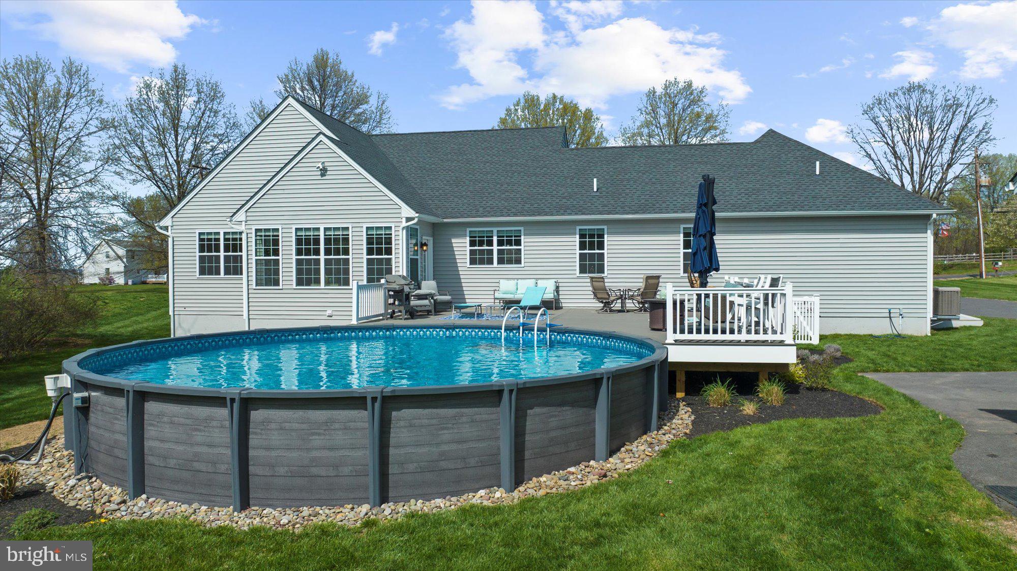 1009 E CREAMERY ROAD