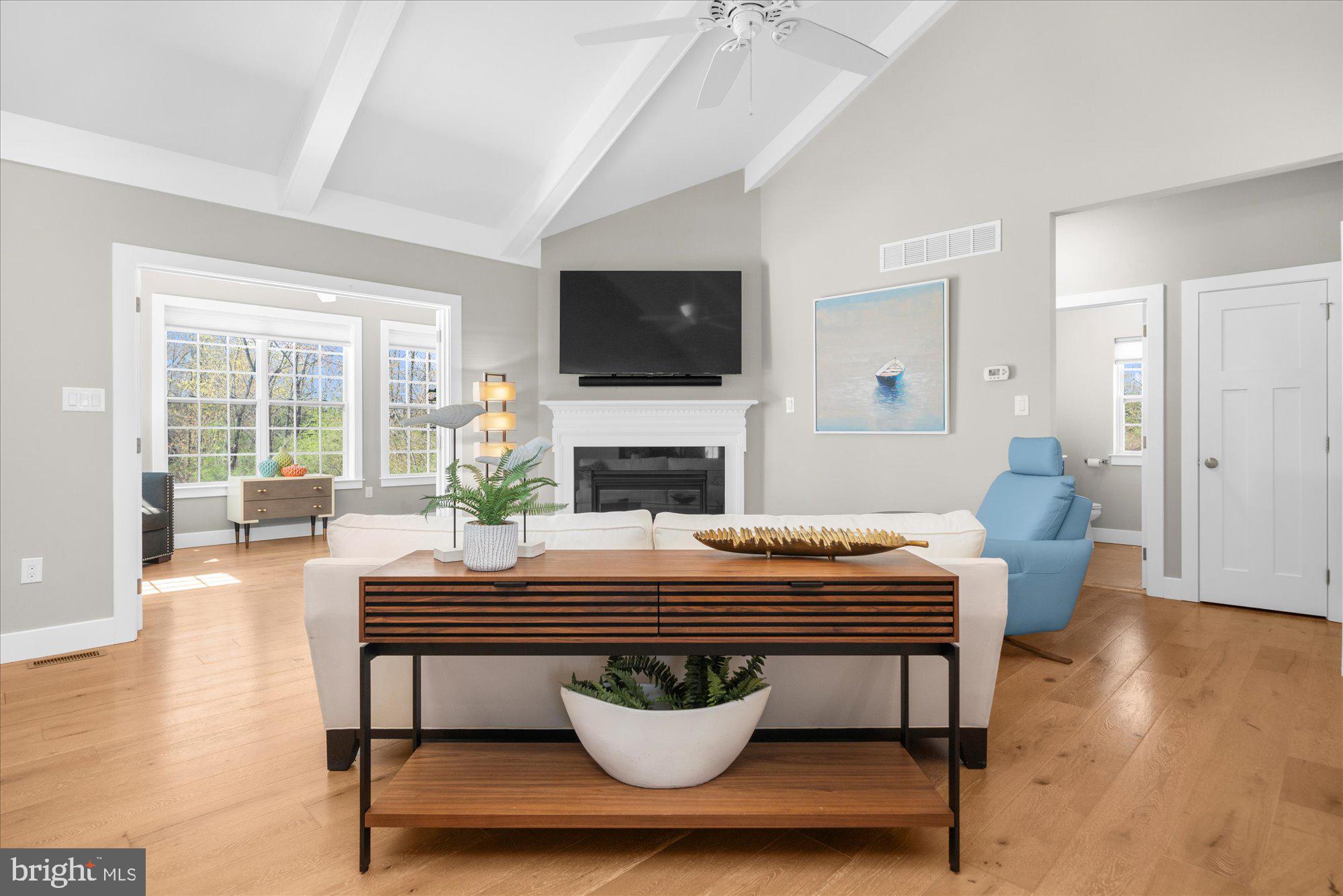 1009 E CREAMERY ROAD