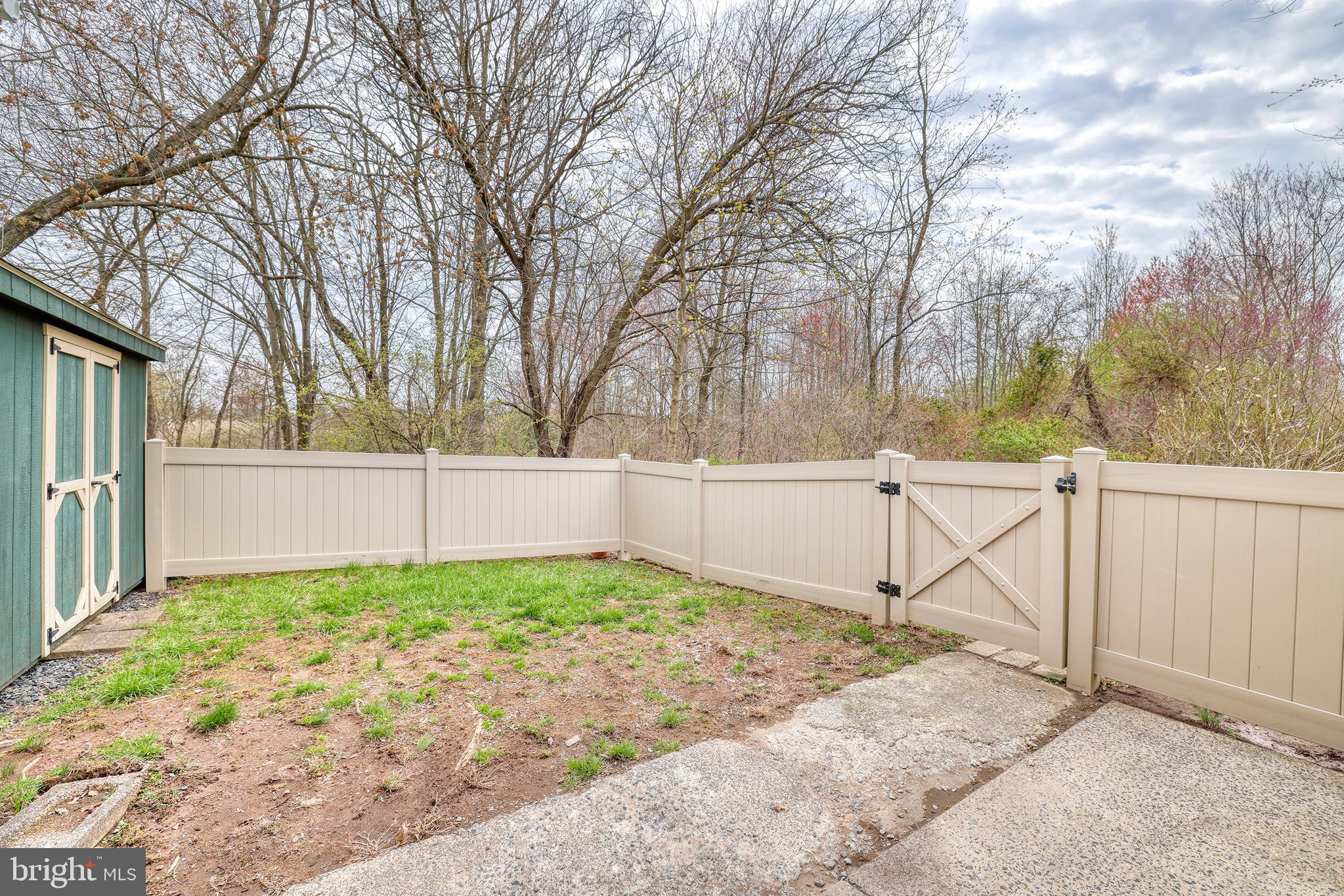 12 STONEGATE VILLAGE