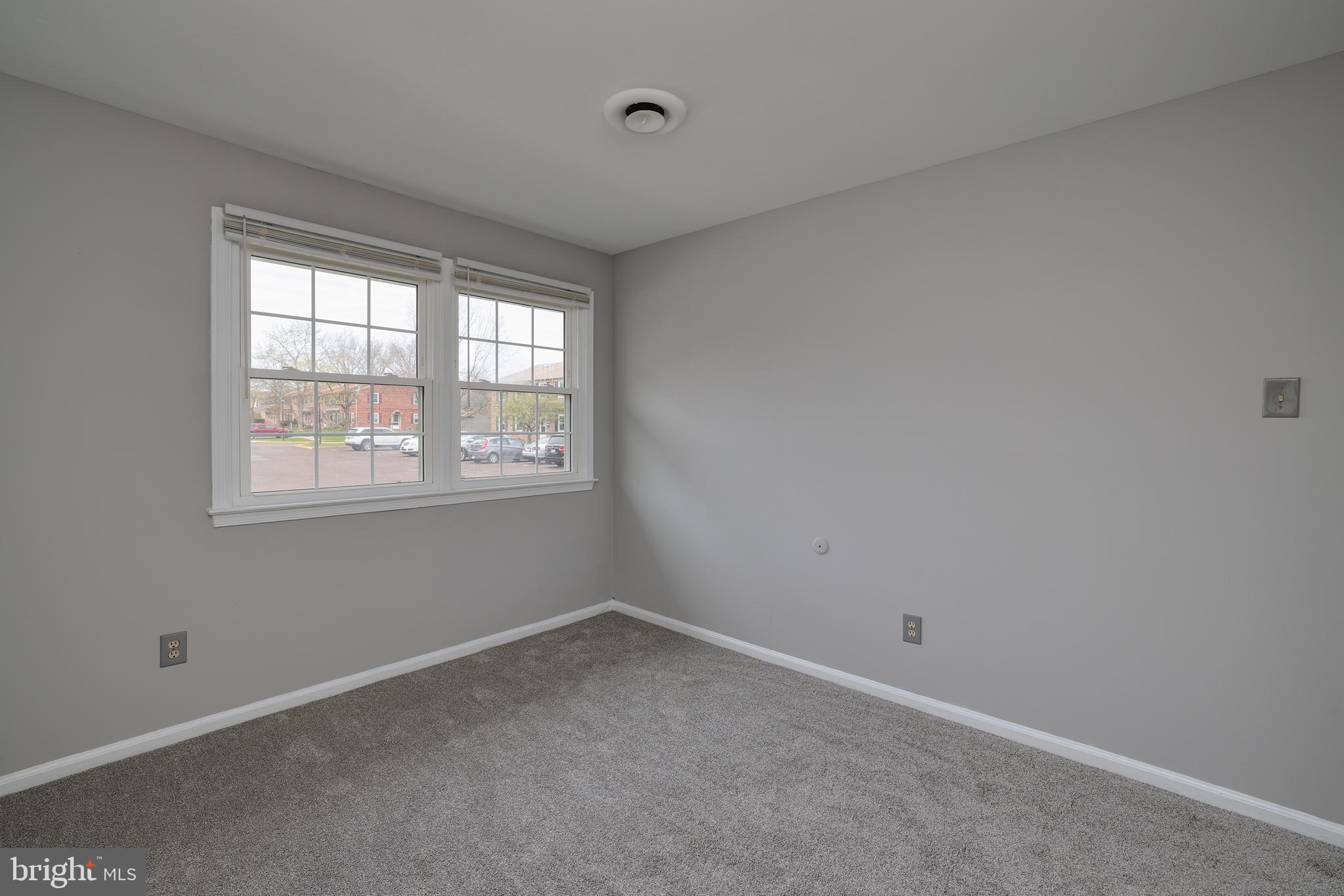 12 STONEGATE VILLAGE