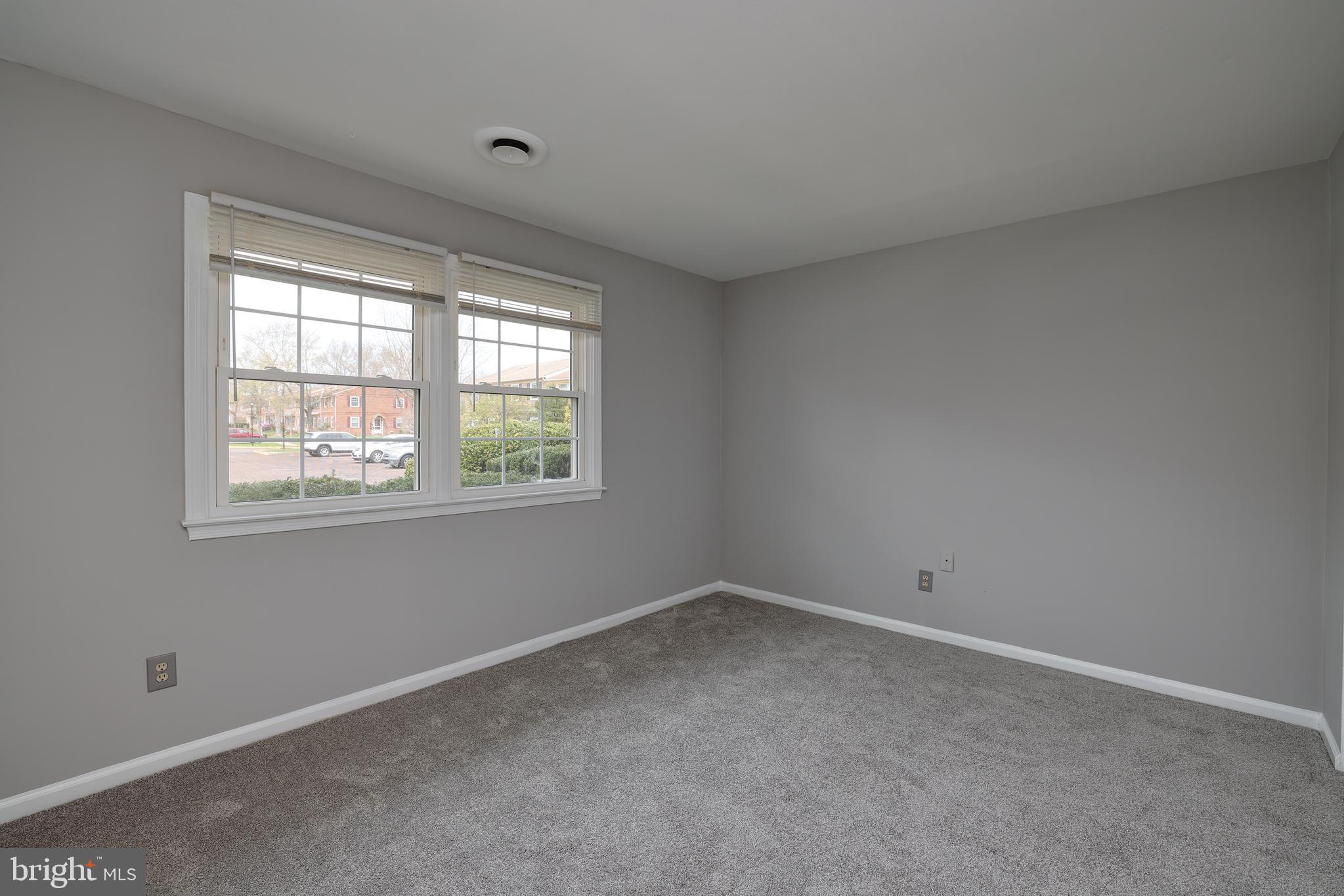 12 STONEGATE VILLAGE