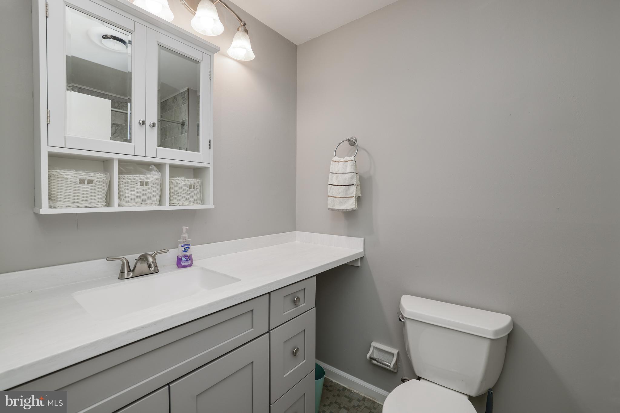 12 STONEGATE VILLAGE