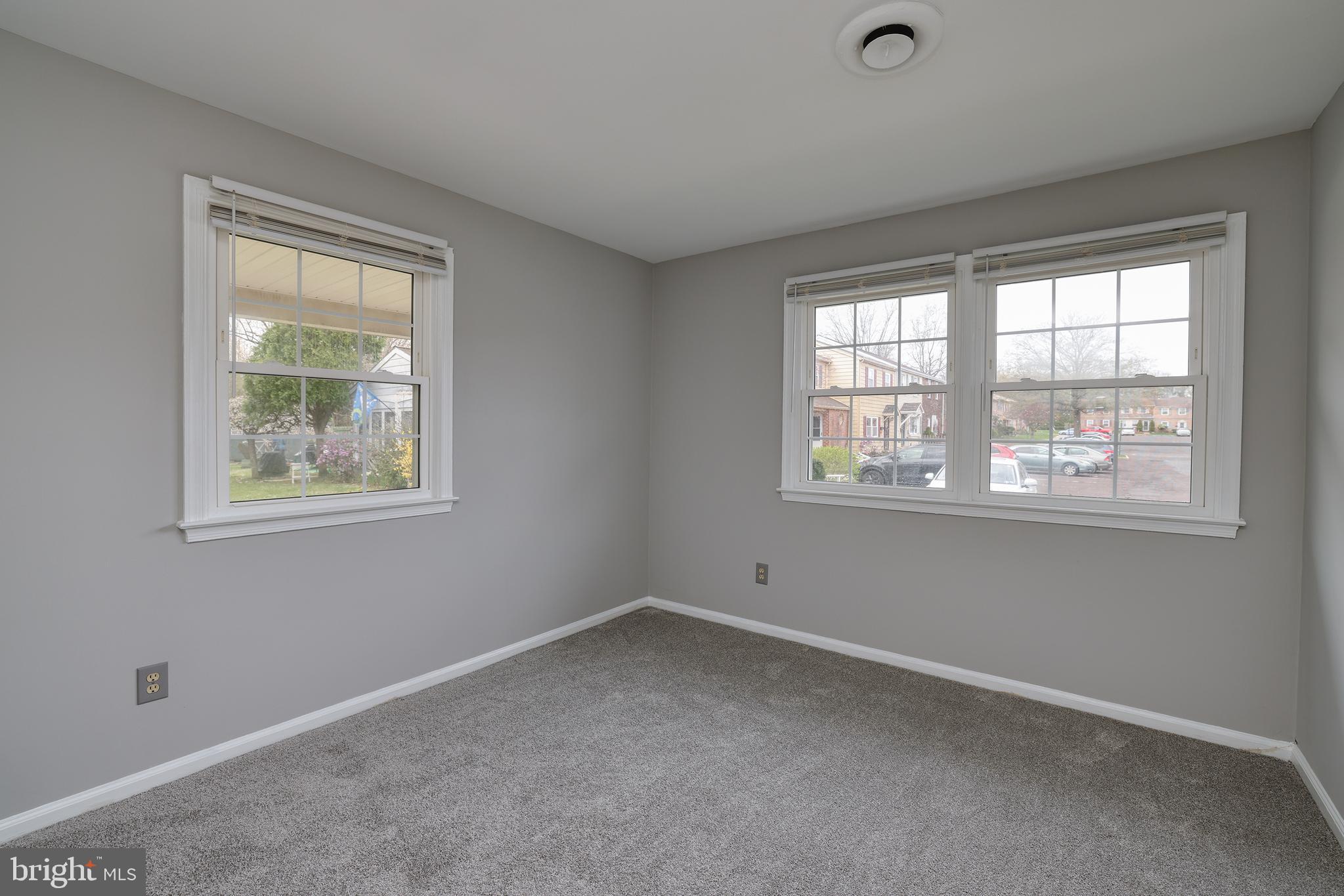 12 STONEGATE VILLAGE