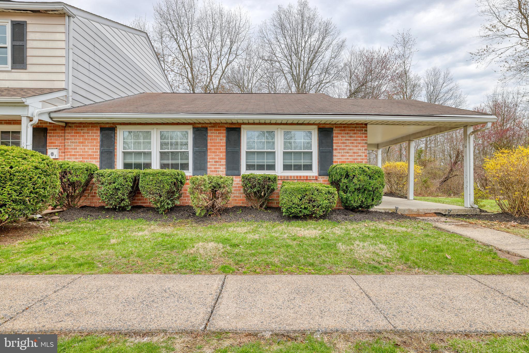 12 STONEGATE VILLAGE