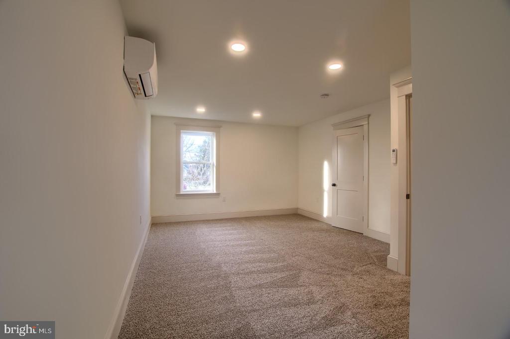 614 KLINE AVENUE