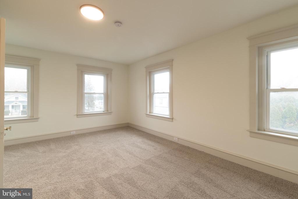 614 KLINE AVENUE