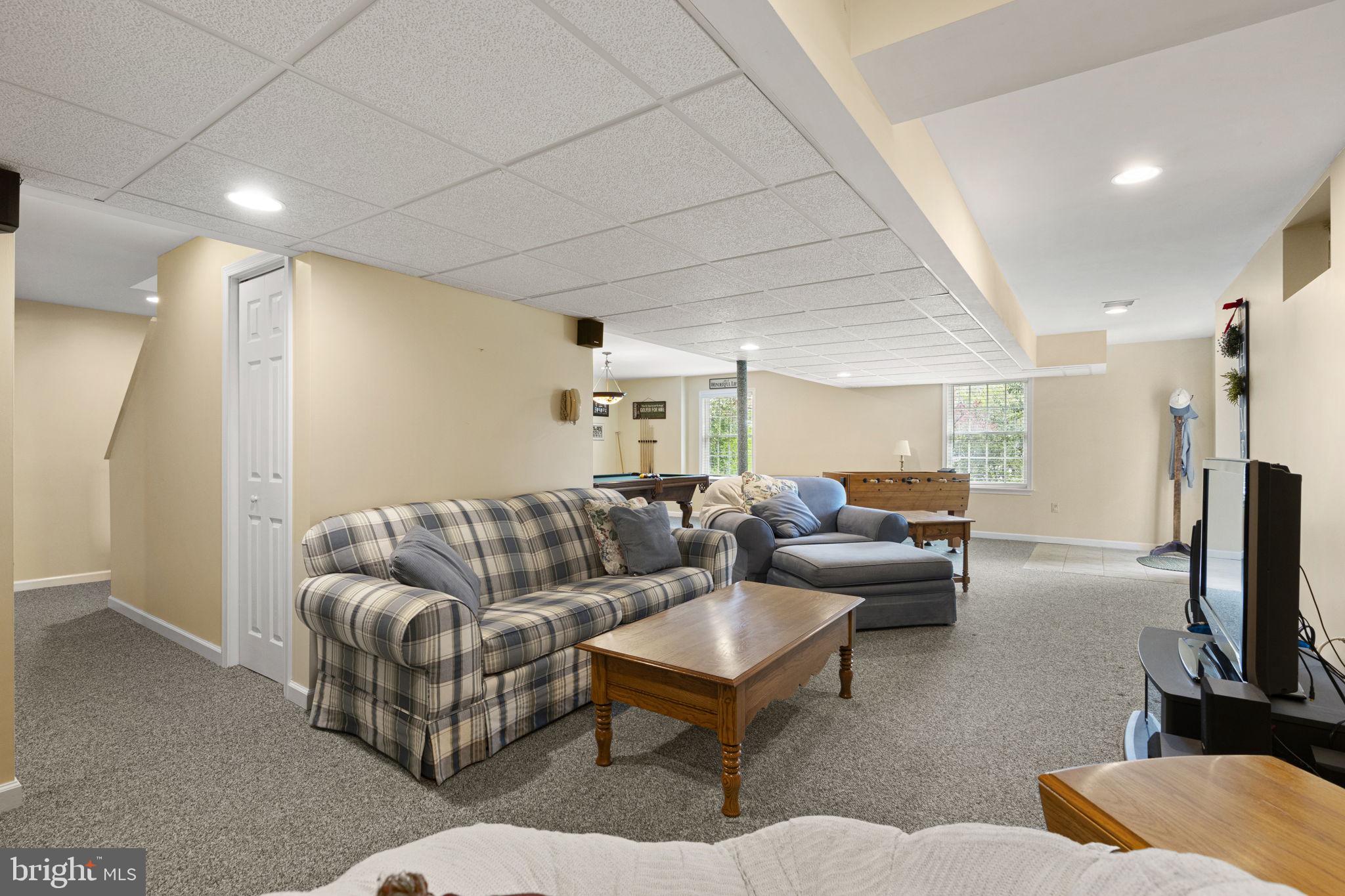 1900 LAUREL GLEN DRIVE