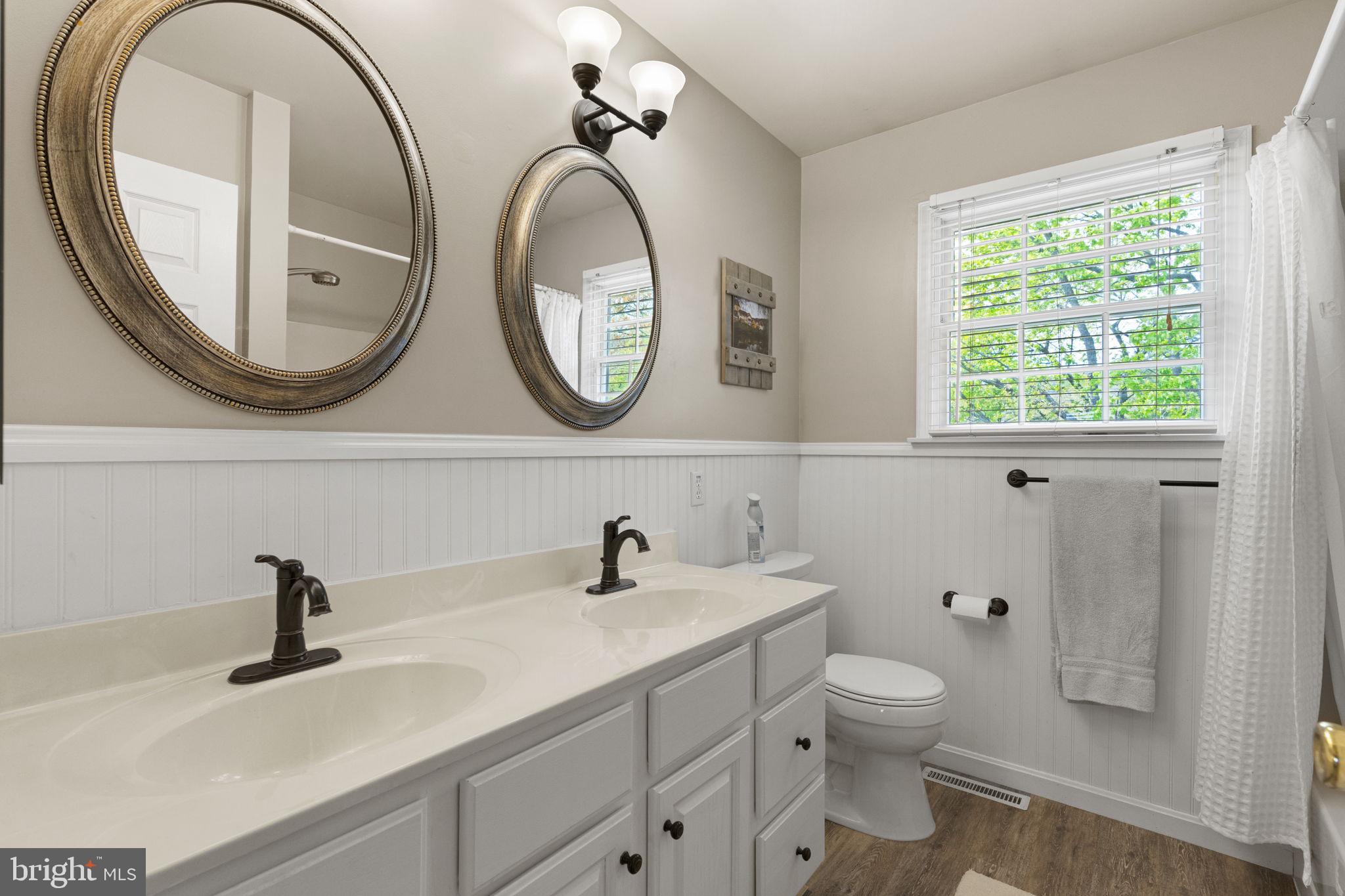 1900 LAUREL GLEN DRIVE