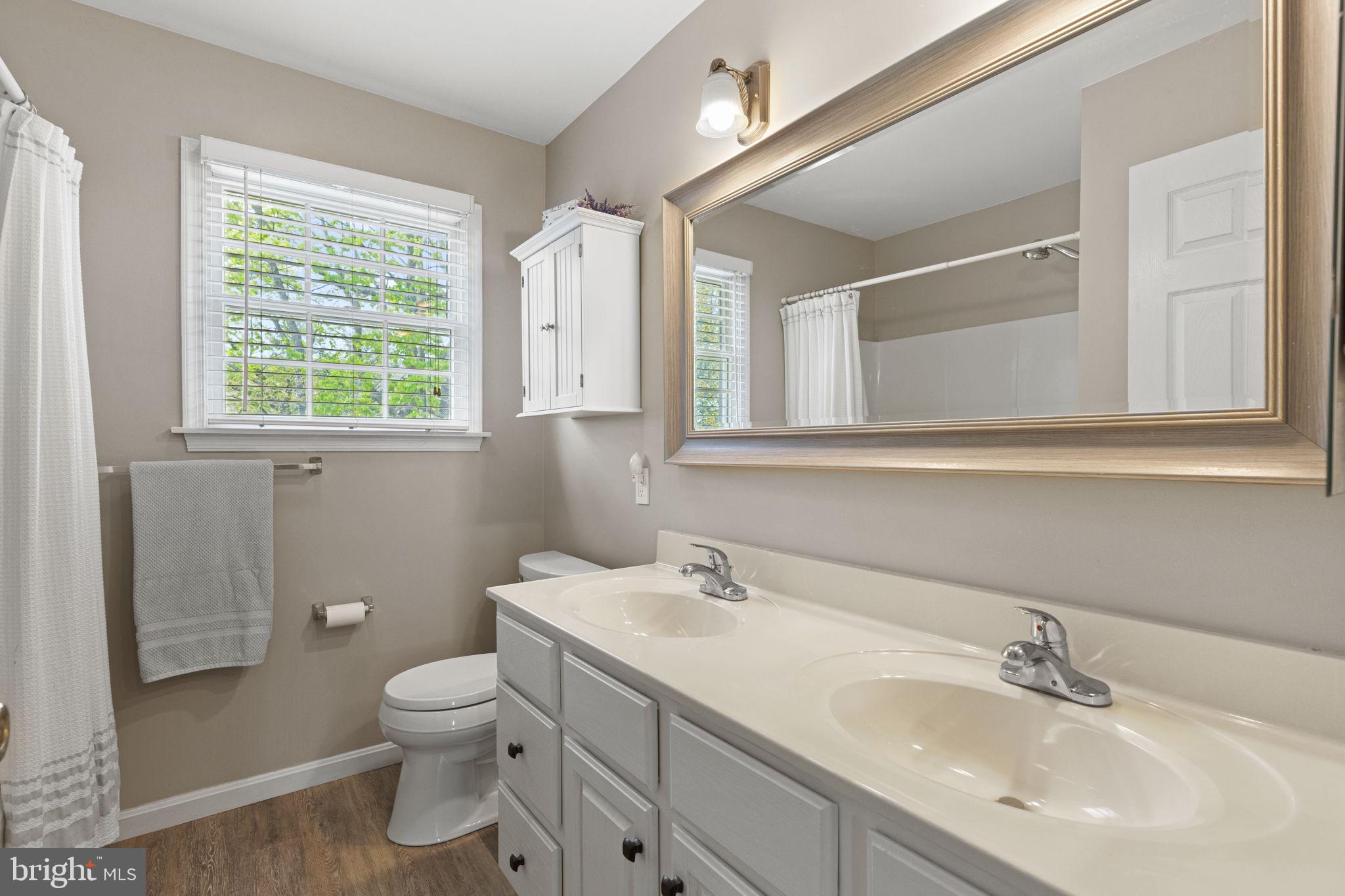 1900 LAUREL GLEN DRIVE