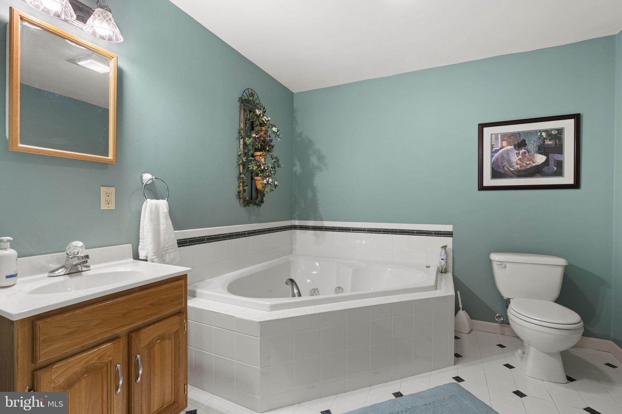 1900 LAUREL GLEN DRIVE