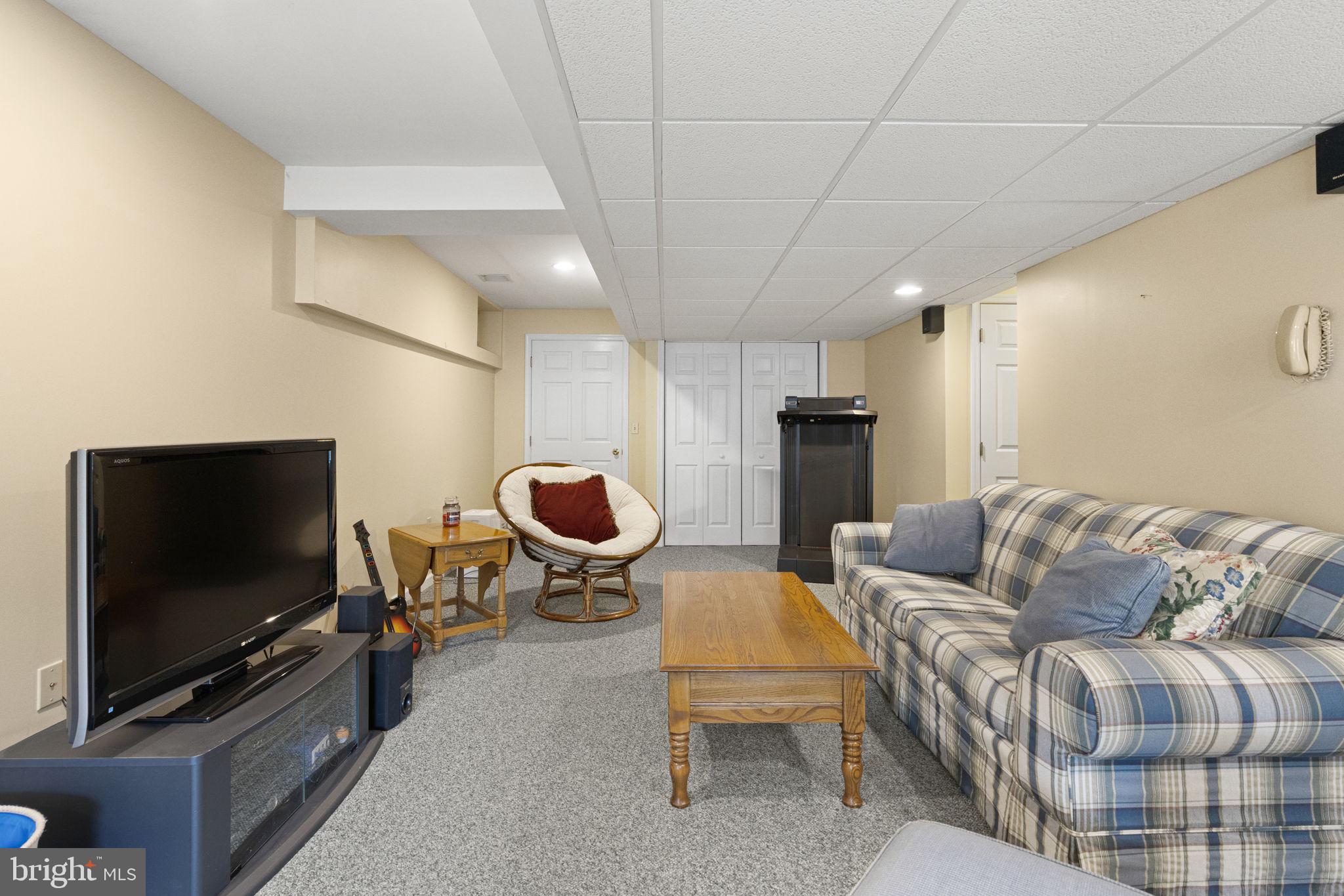 1900 LAUREL GLEN DRIVE