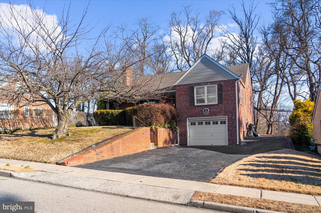 303 PERRY STREET