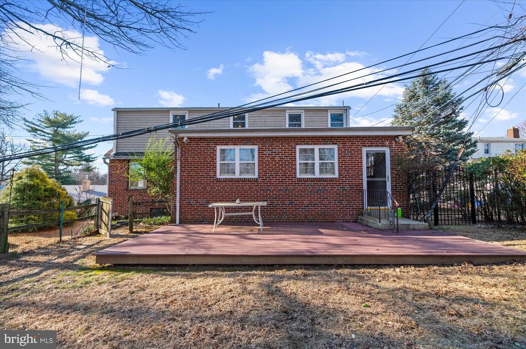 303 PERRY STREET