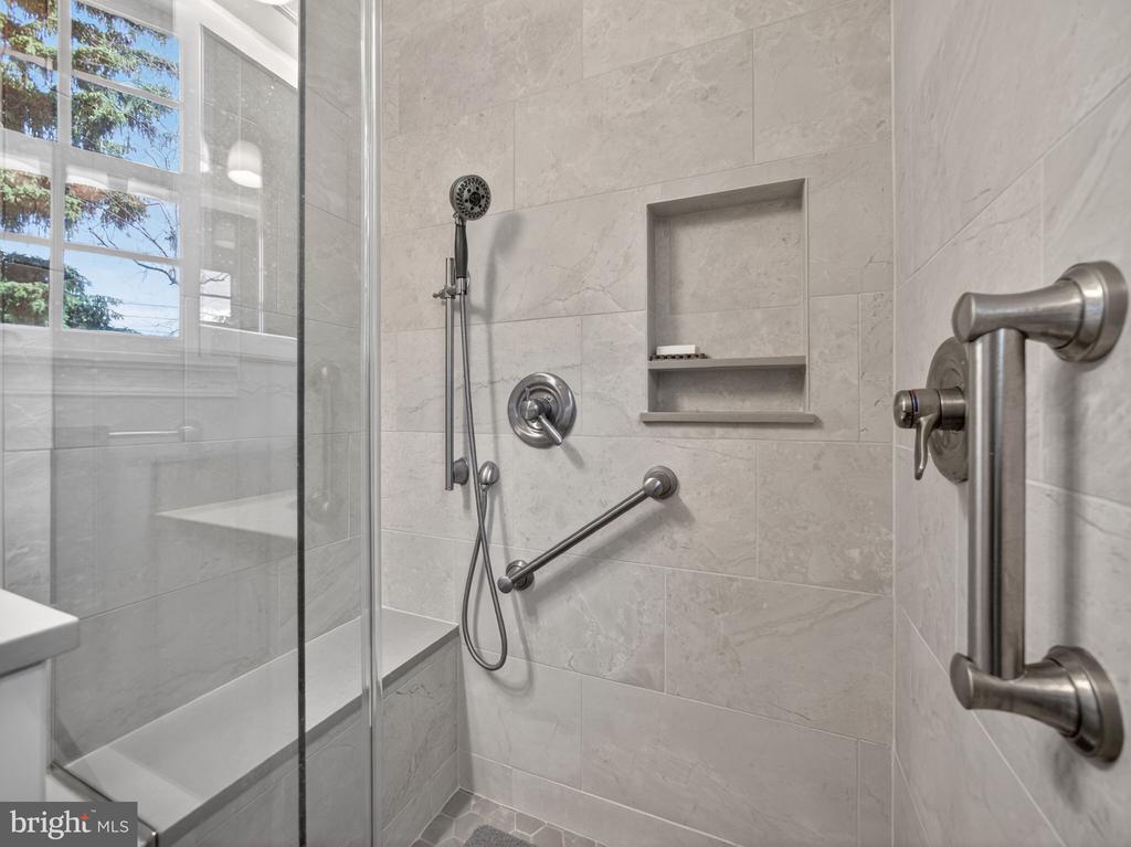 1148 CLEARWOOD DRIVE