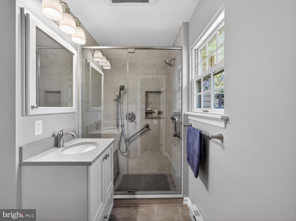 1148 CLEARWOOD DRIVE