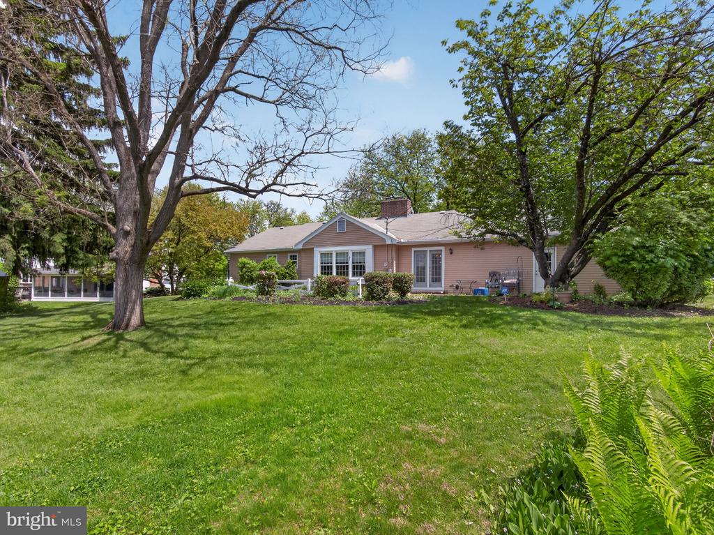1148 CLEARWOOD DRIVE