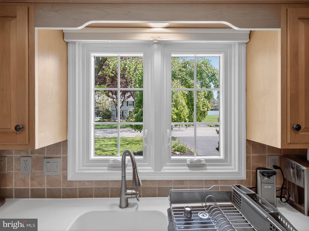 1148 CLEARWOOD DRIVE