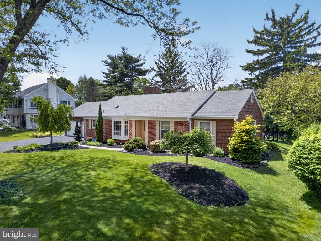 1148 CLEARWOOD DRIVE