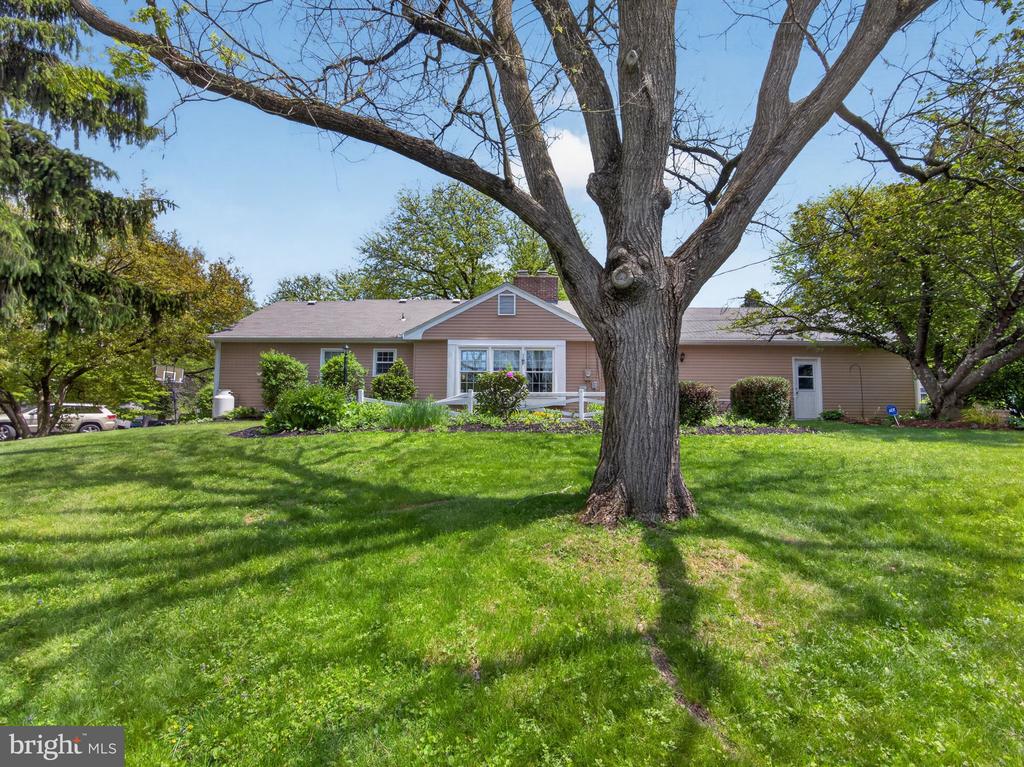 1148 CLEARWOOD DRIVE