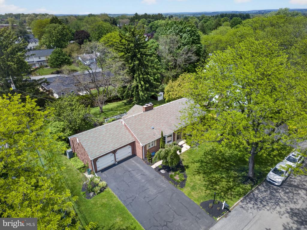 1148 CLEARWOOD DRIVE