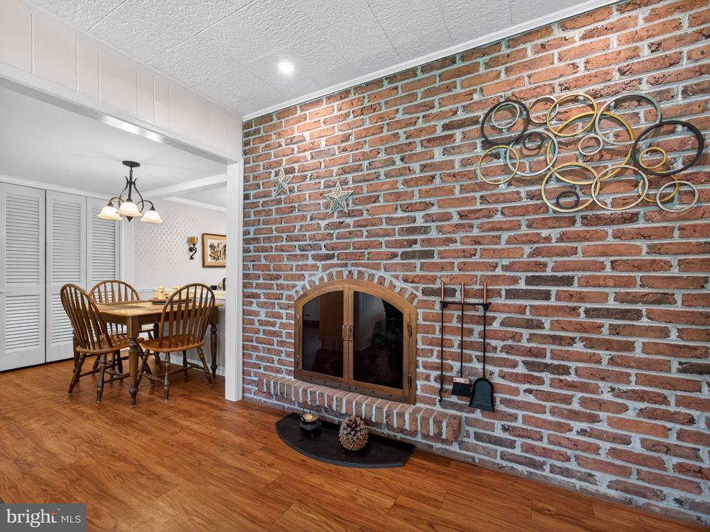 1148 CLEARWOOD DRIVE