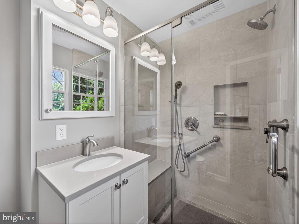 1148 CLEARWOOD DRIVE