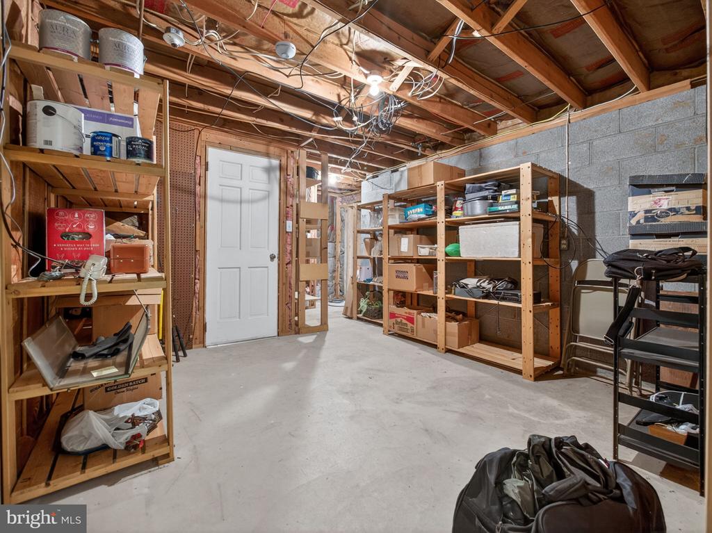 1148 CLEARWOOD DRIVE