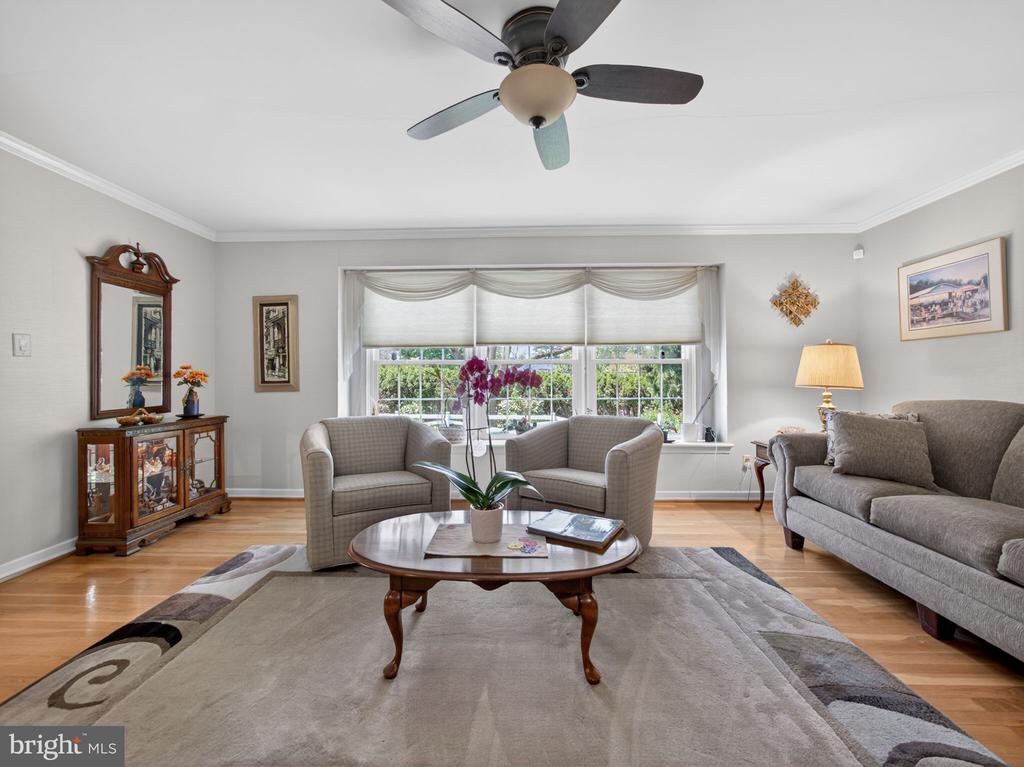 1148 CLEARWOOD DRIVE