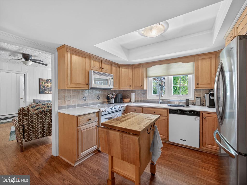 1148 CLEARWOOD DRIVE