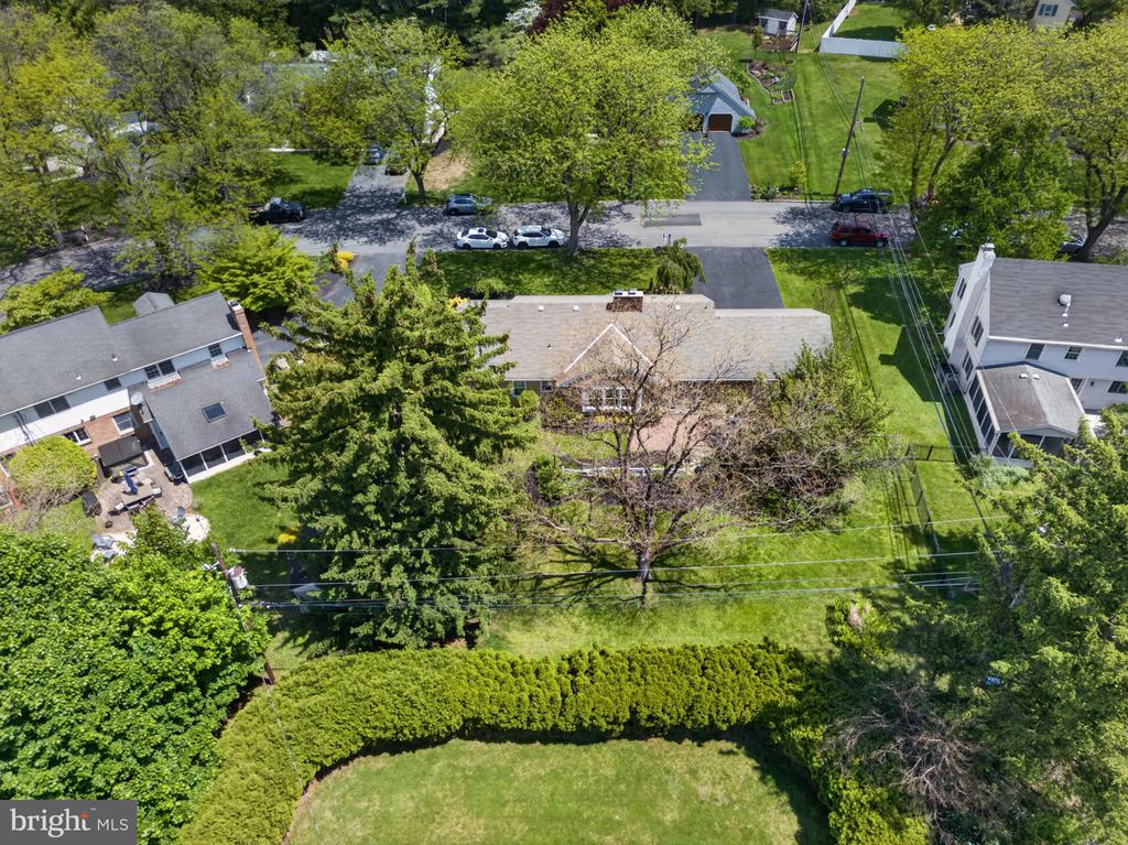1148 CLEARWOOD DRIVE