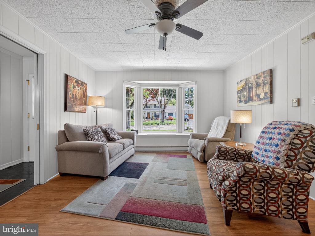1148 CLEARWOOD DRIVE