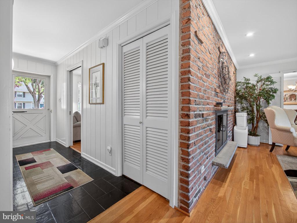 1148 CLEARWOOD DRIVE